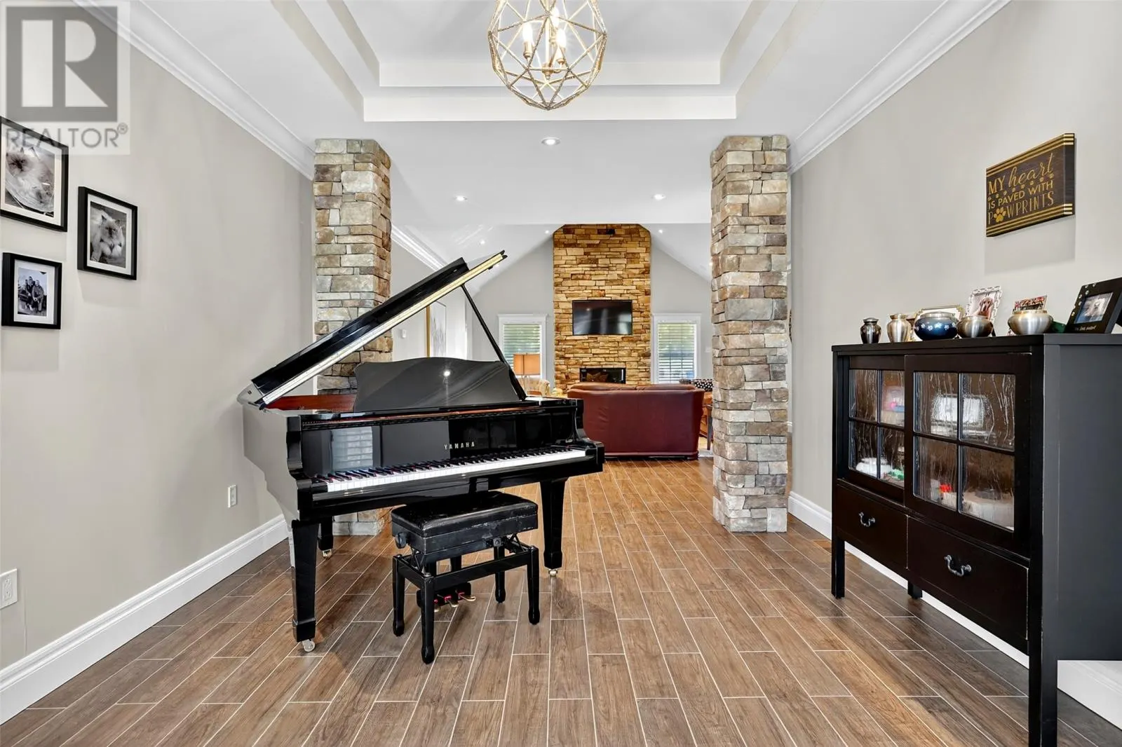 15 Pondside Road