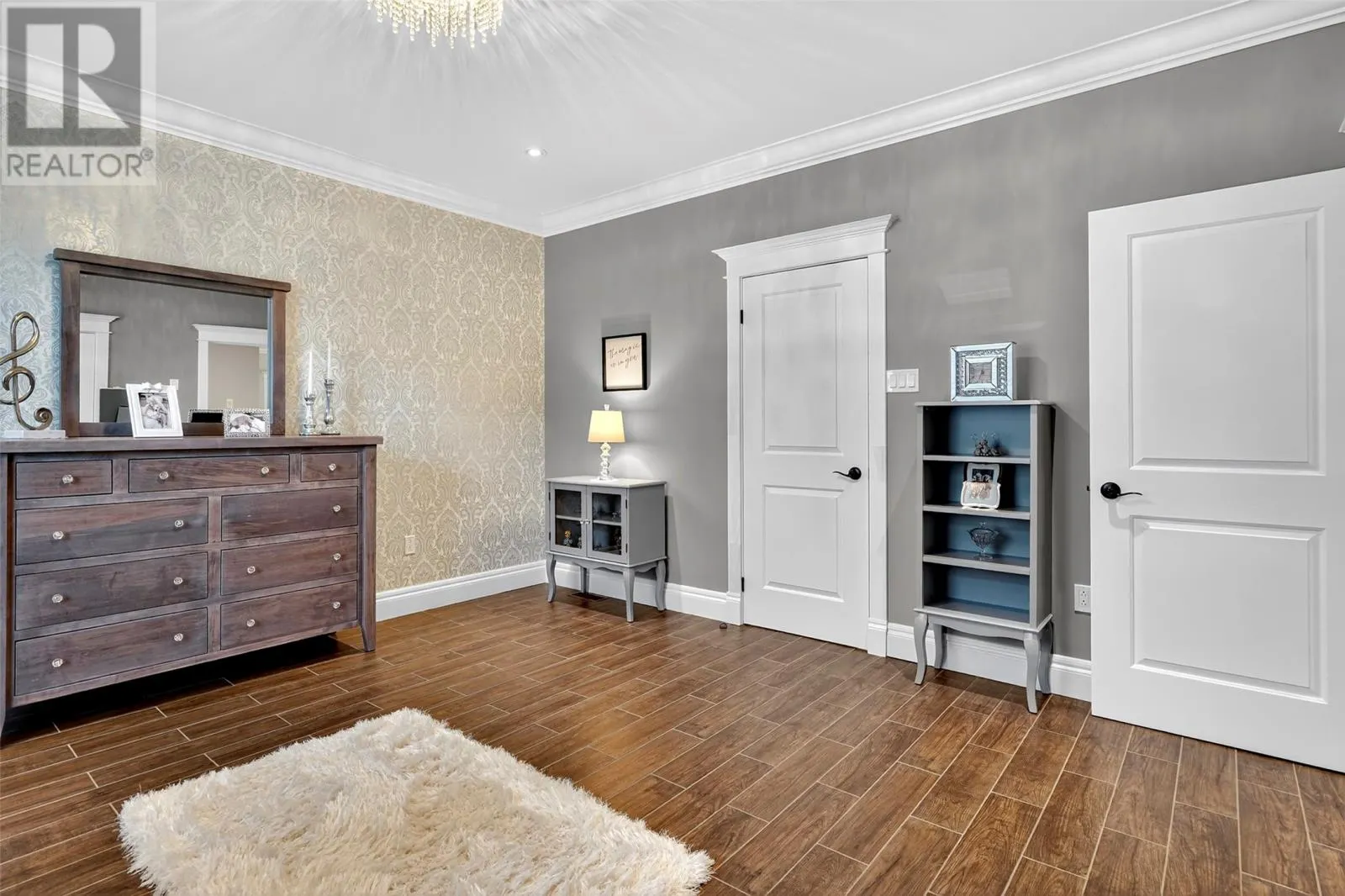 15 Pondside Road