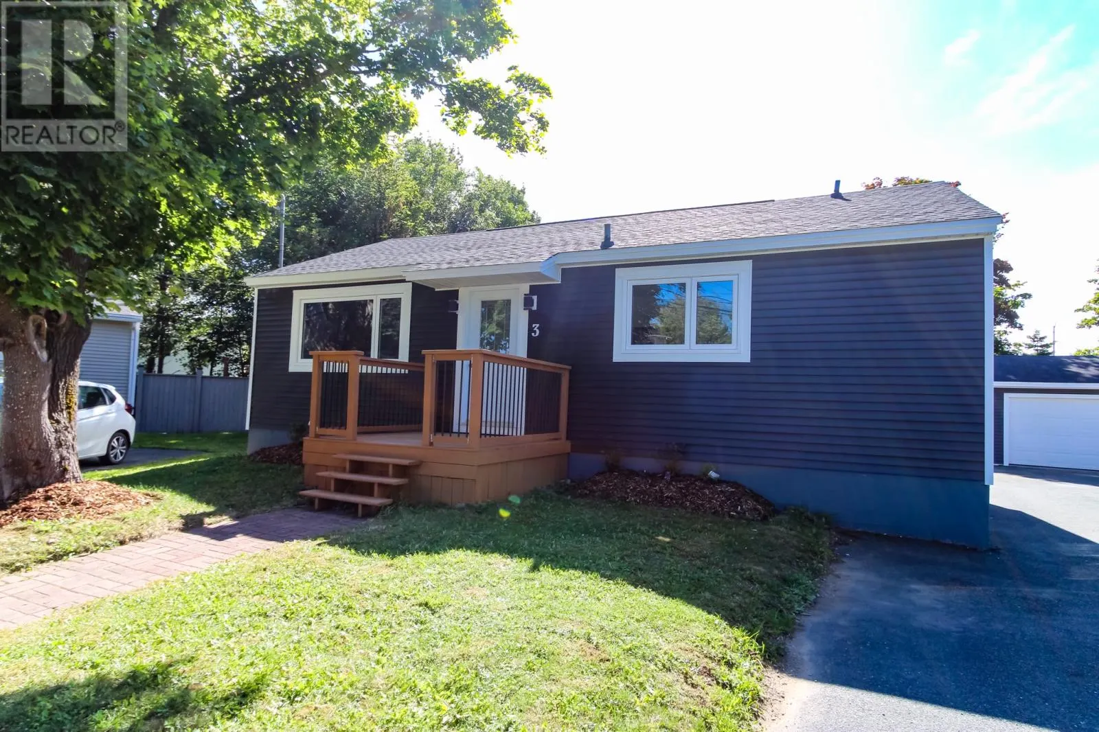 3 Curtis Place