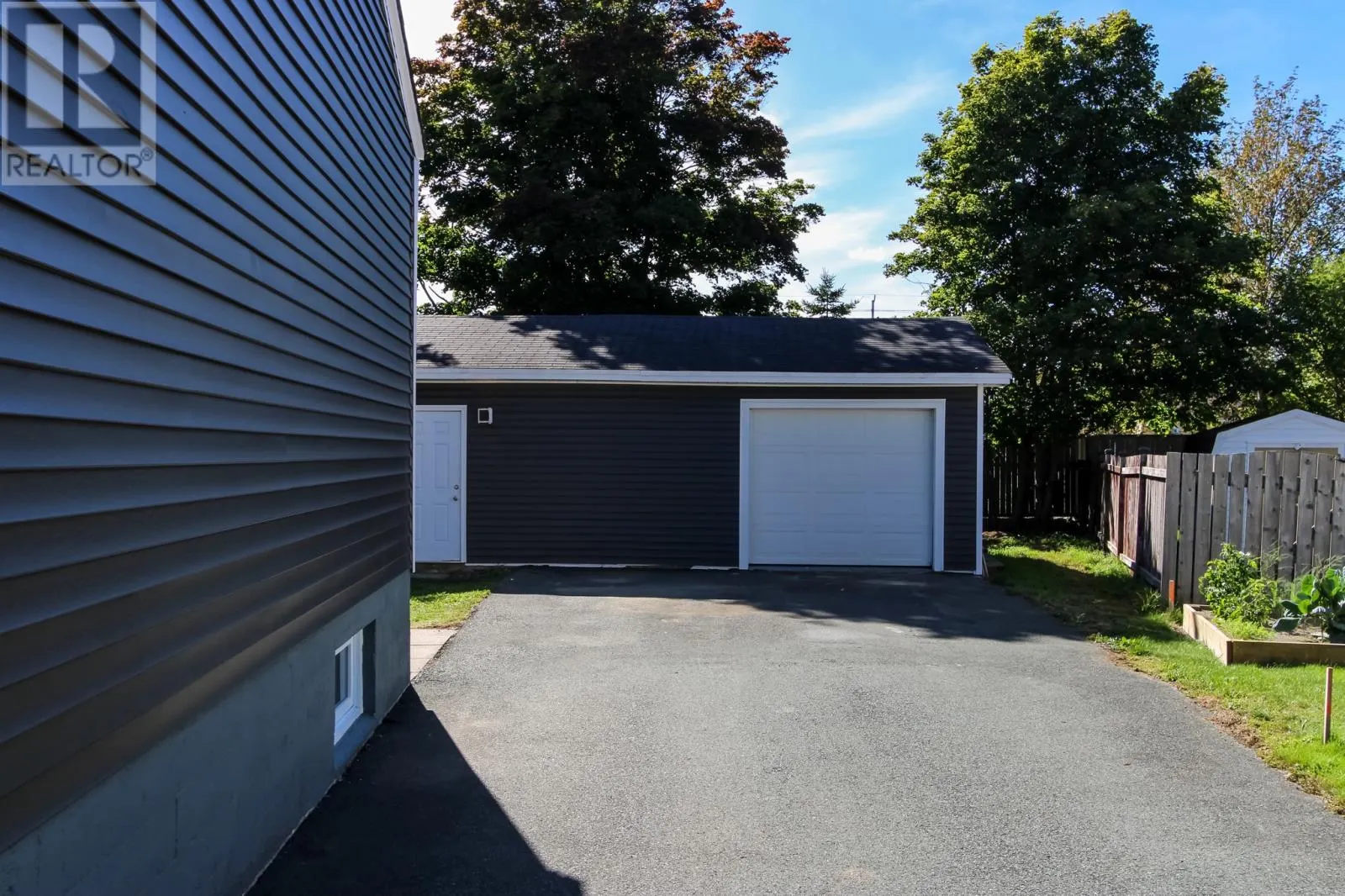 3 Curtis Place