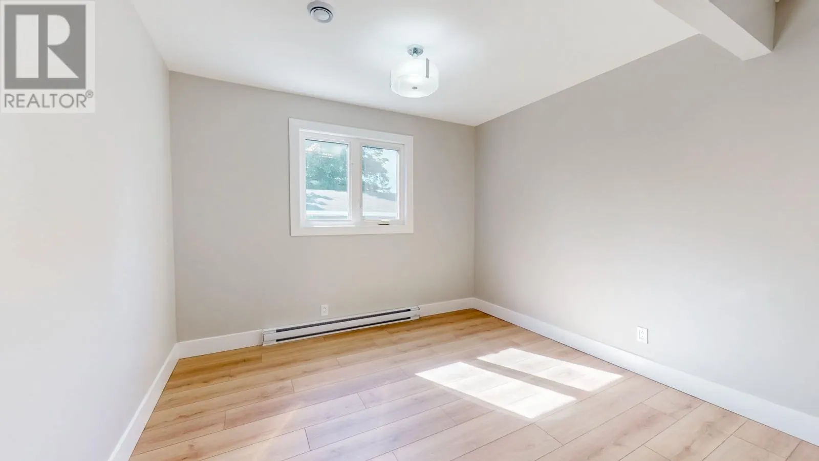 3 Curtis Place