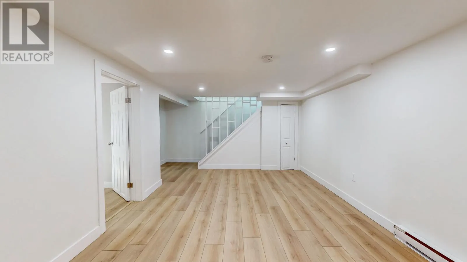3 Curtis Place
