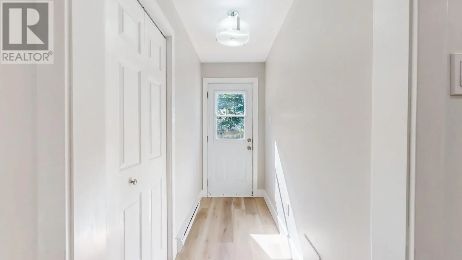3 Curtis Place