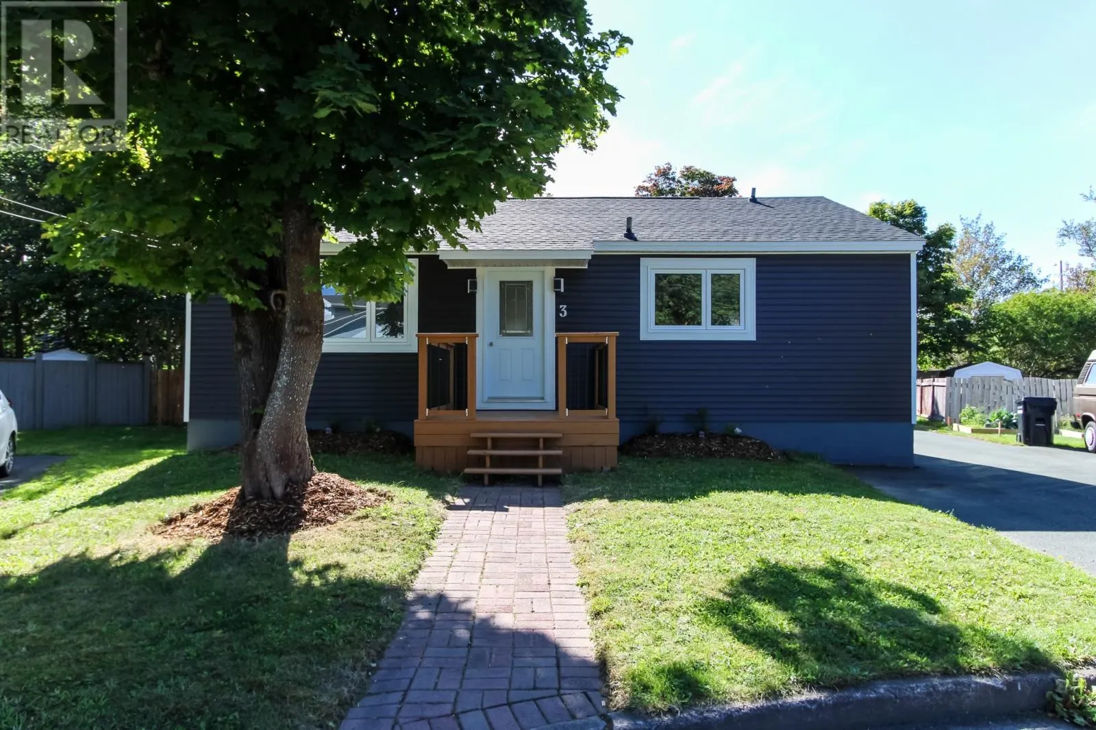 3 Curtis Place