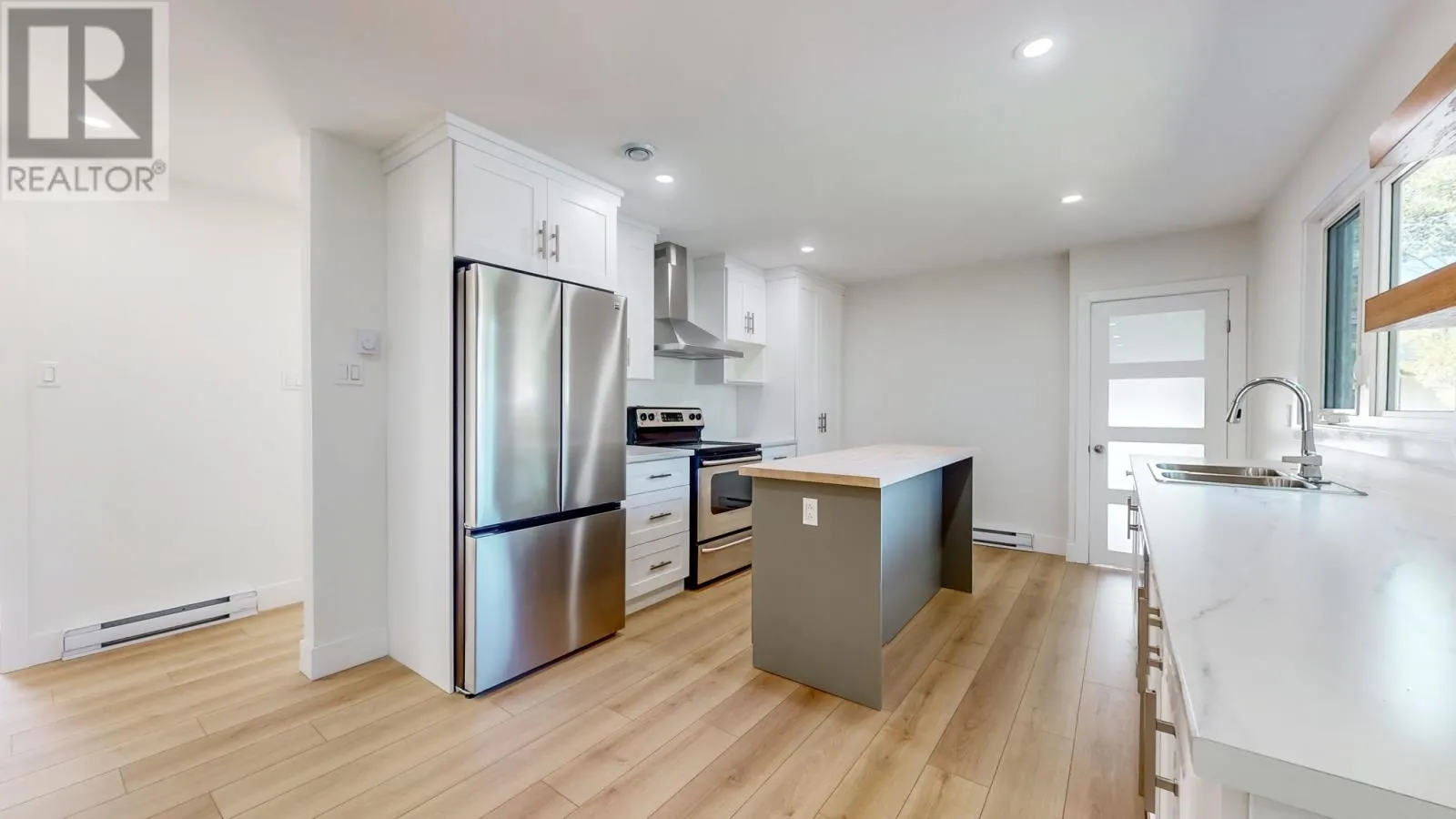 3 Curtis Place