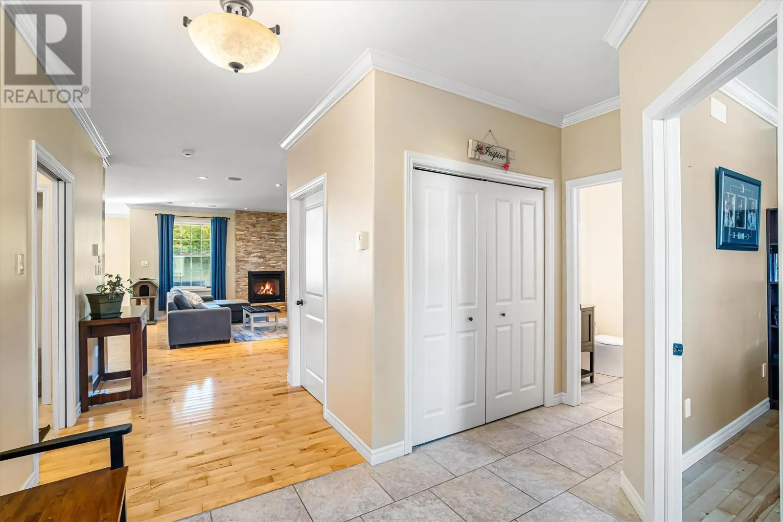 8 Monument Road