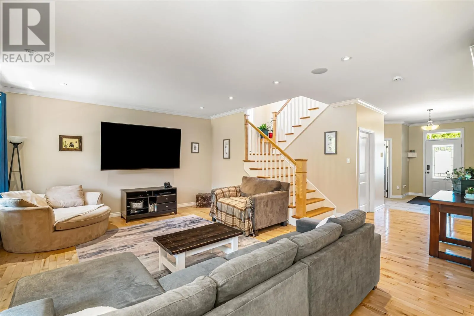 8 Monument Road
