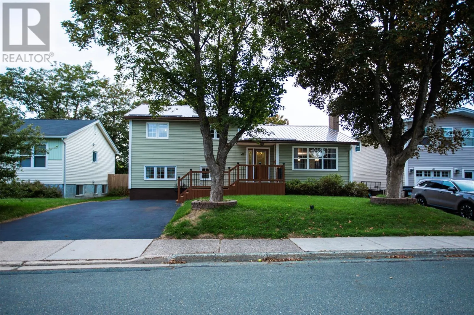 42 Dundas Street
