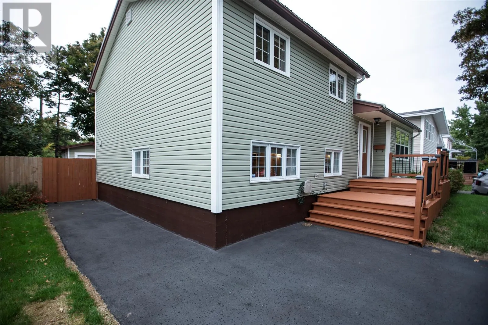 42 Dundas Street