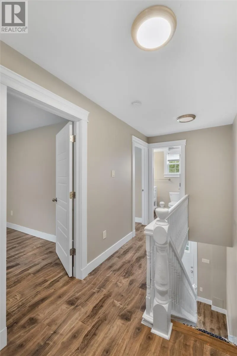 5 Barters Hill Place