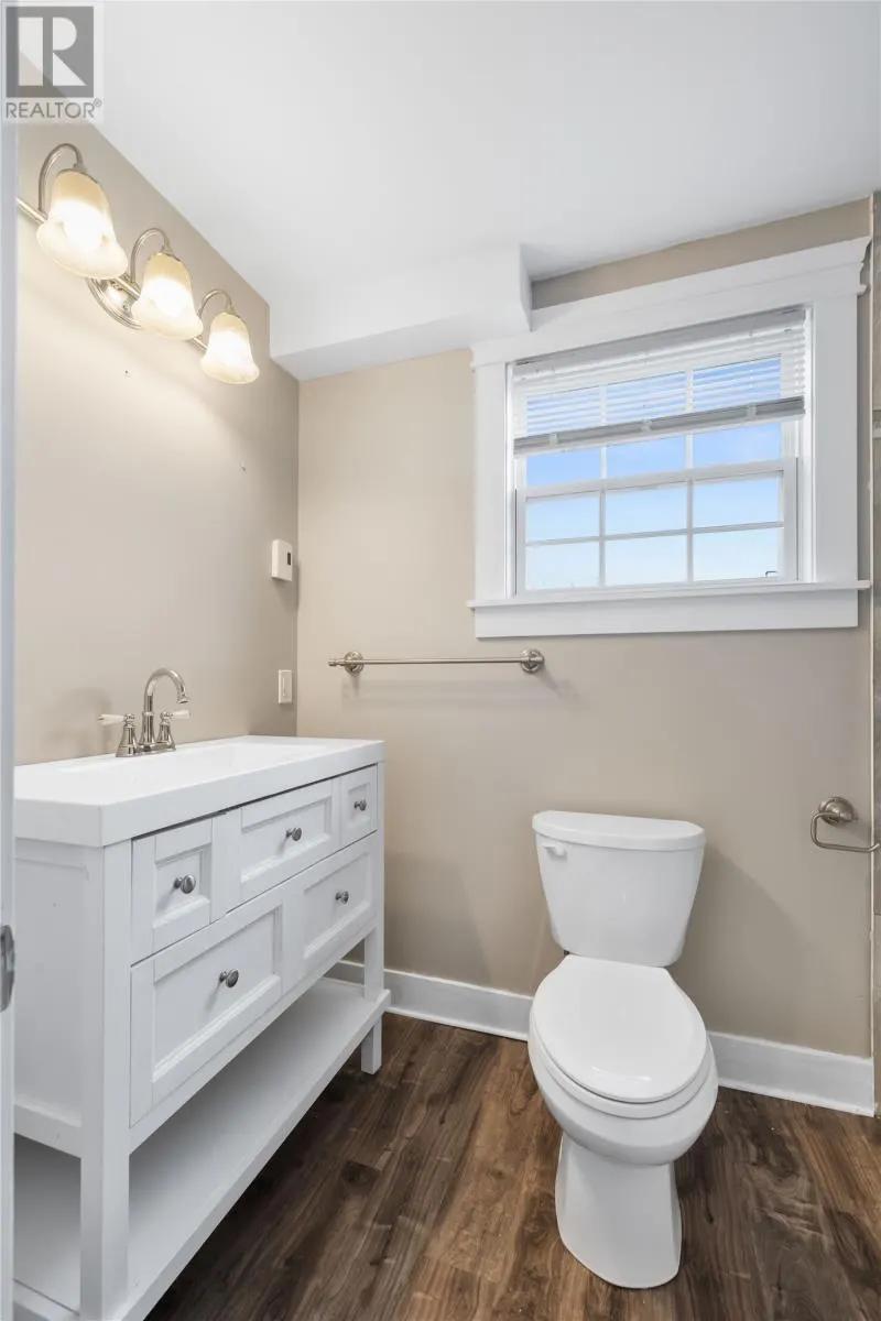 5 Barters Hill Place