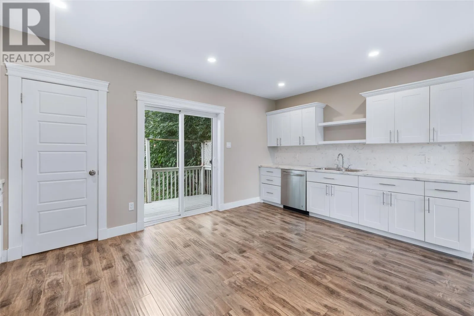 5 Barters Hill Place