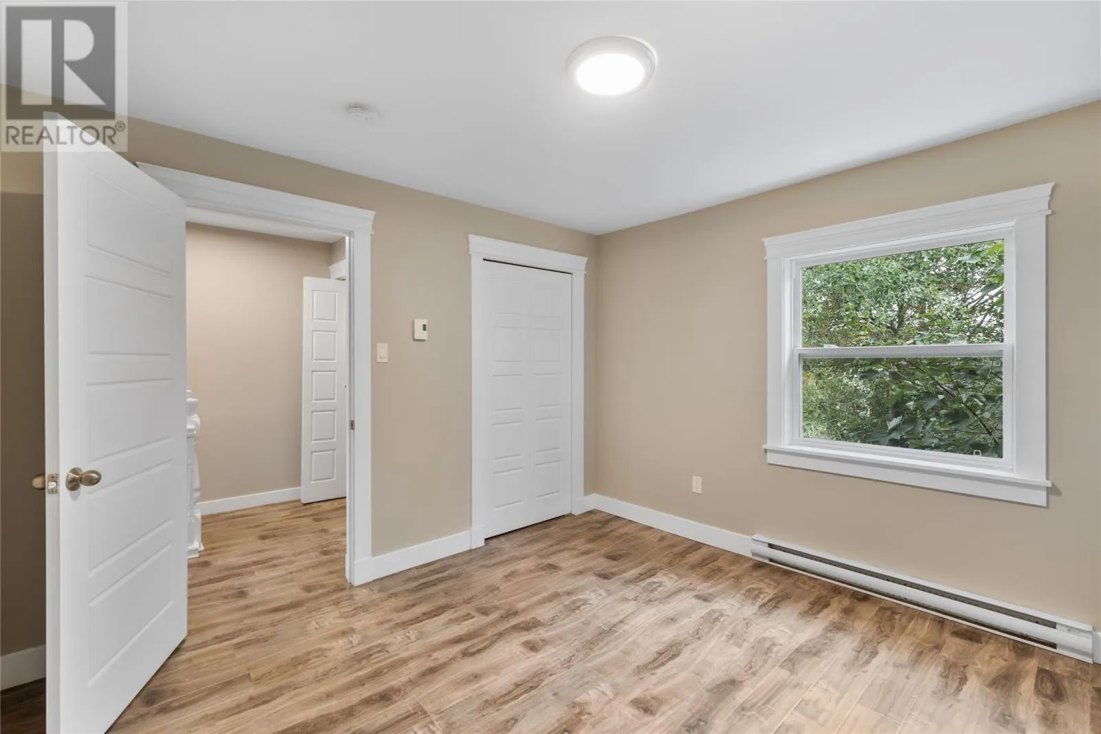 5 Barters Hill Place