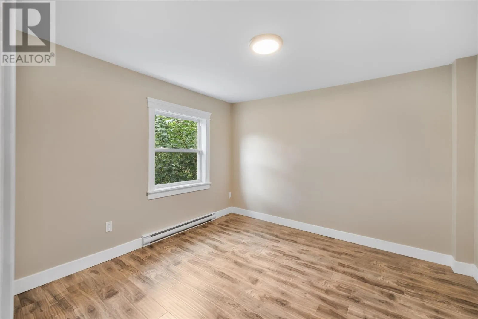 5 Barters Hill Place