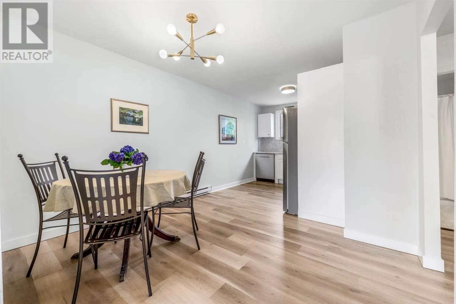 13B Chapman Crescent
