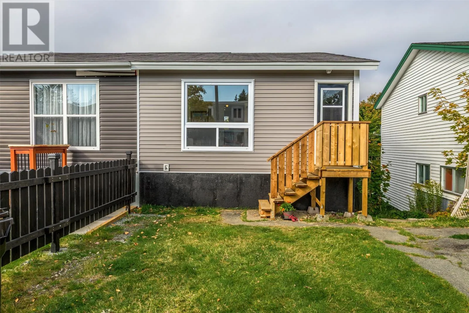 13B Chapman Crescent