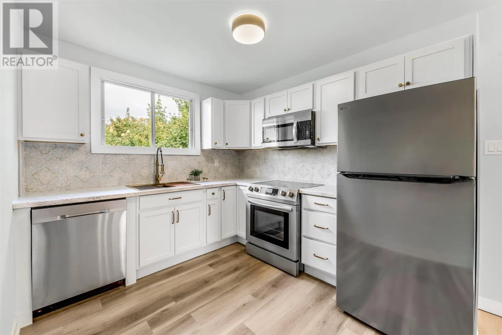 13B Chapman Crescent