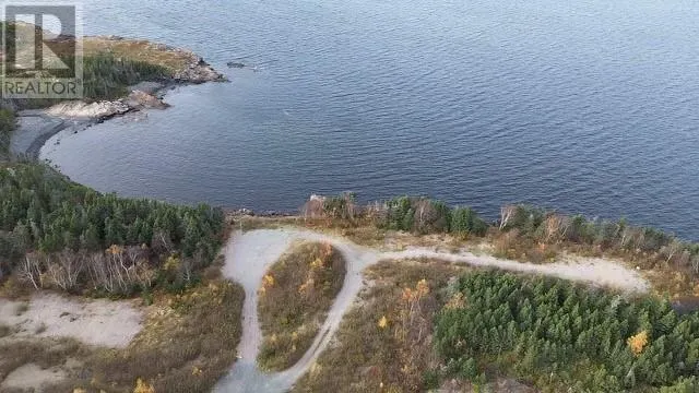 7 Beach Road