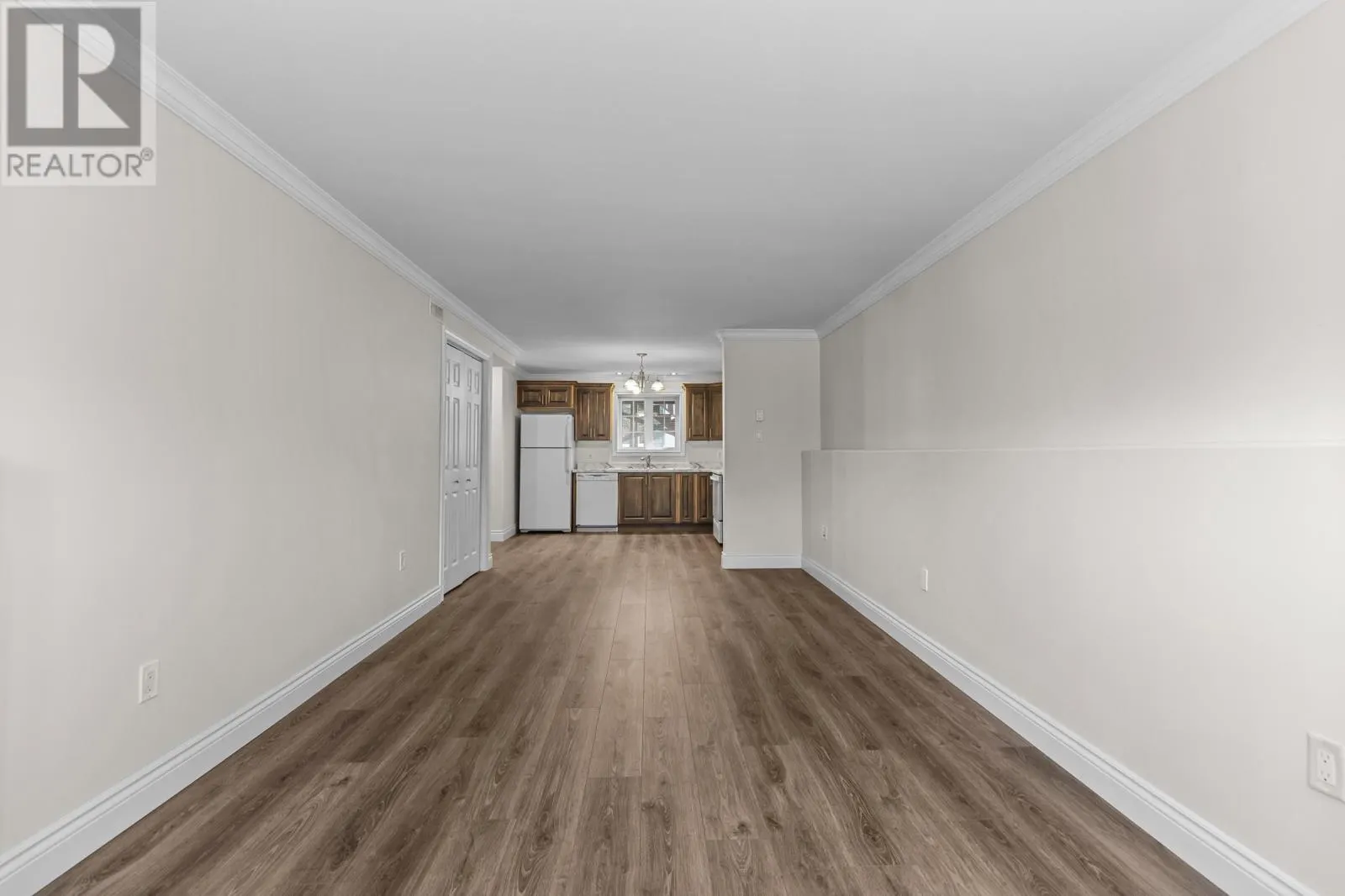 7 Kingsway Drive