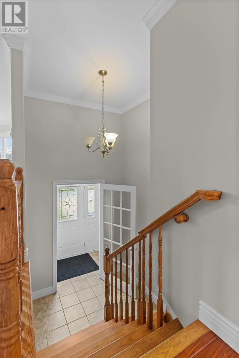 7 Kingsway Drive