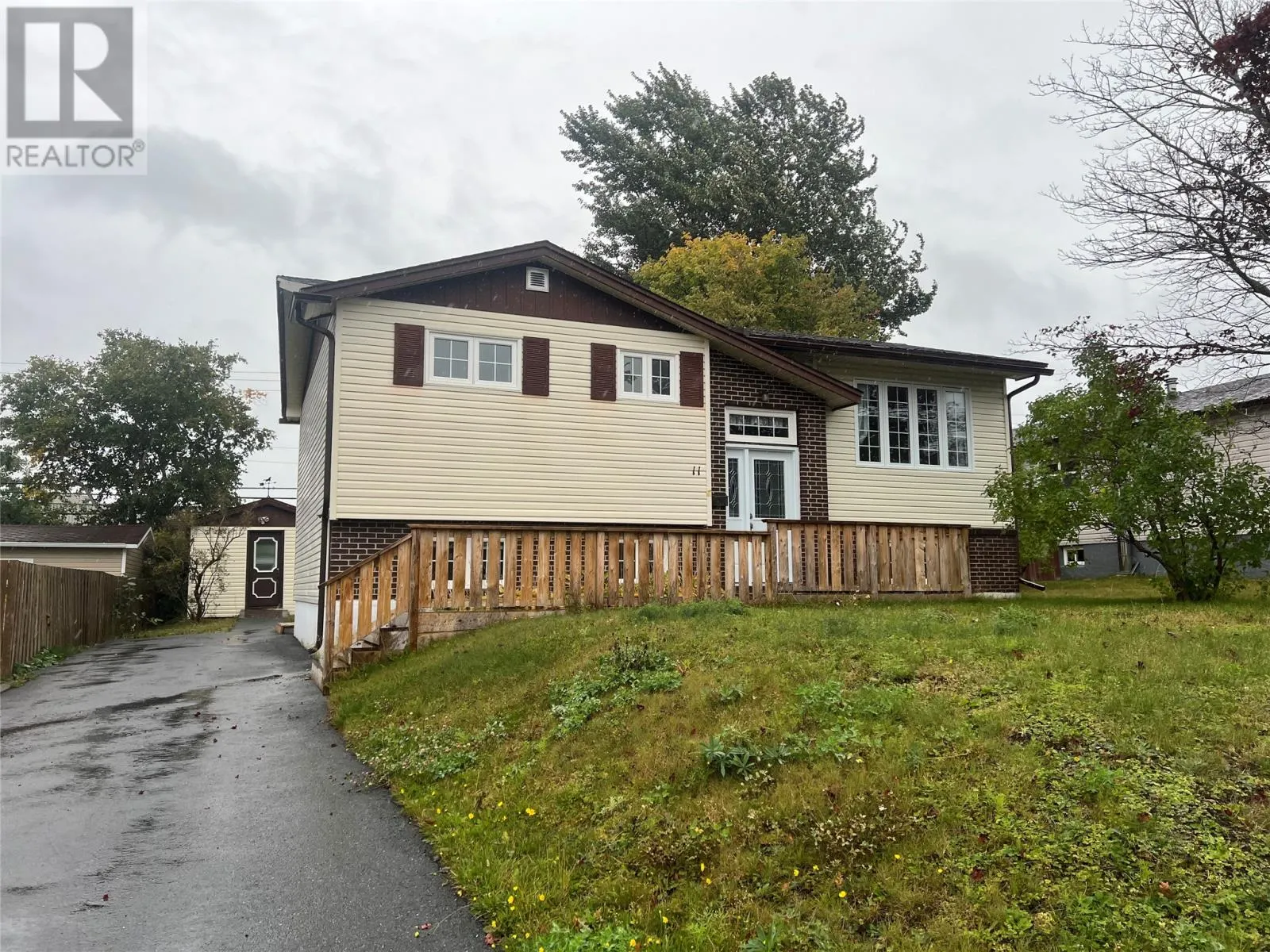 11 Robertson Avenue