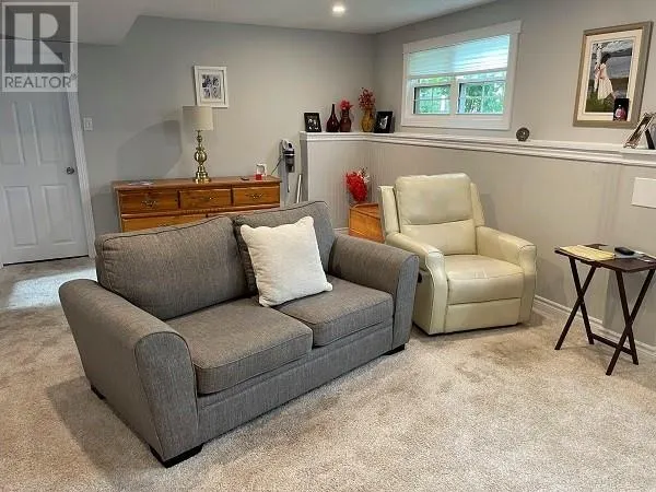 8 Dawson Drive