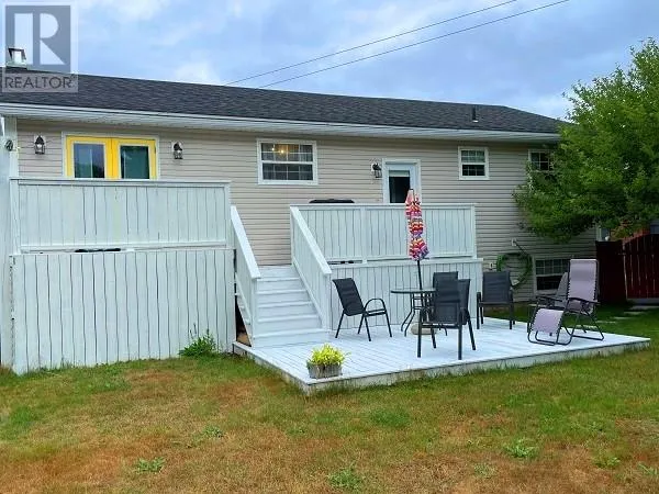8 Dawson Drive