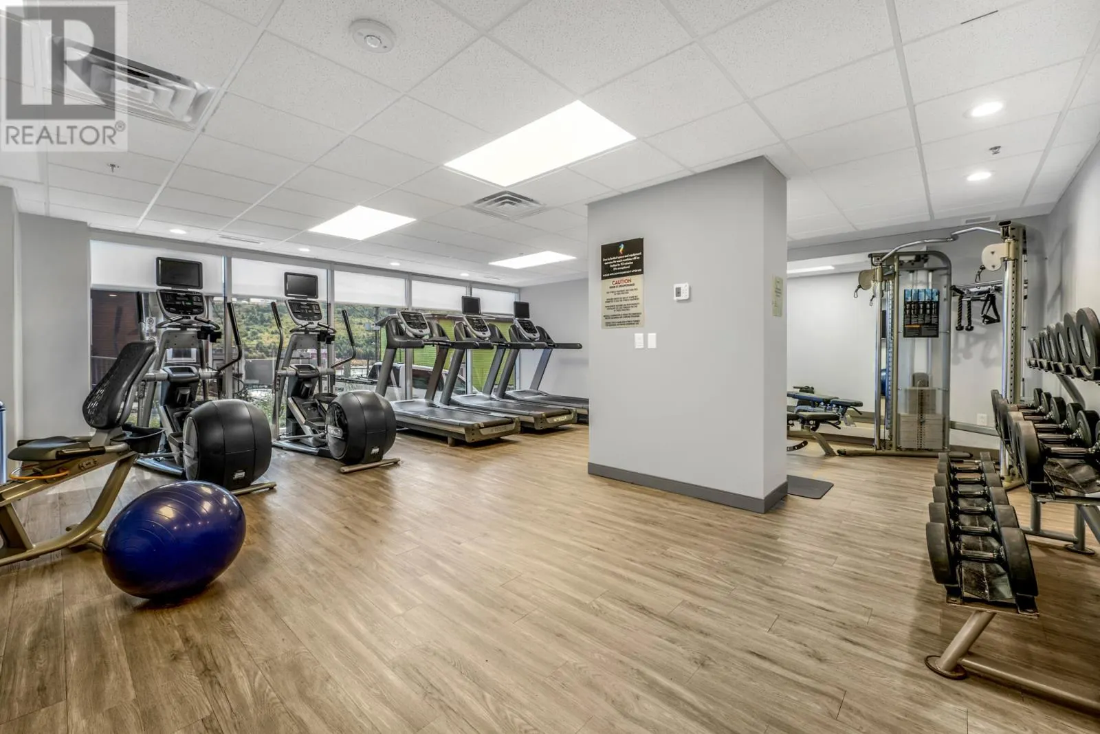 40 Henry Street Unit#606, #606