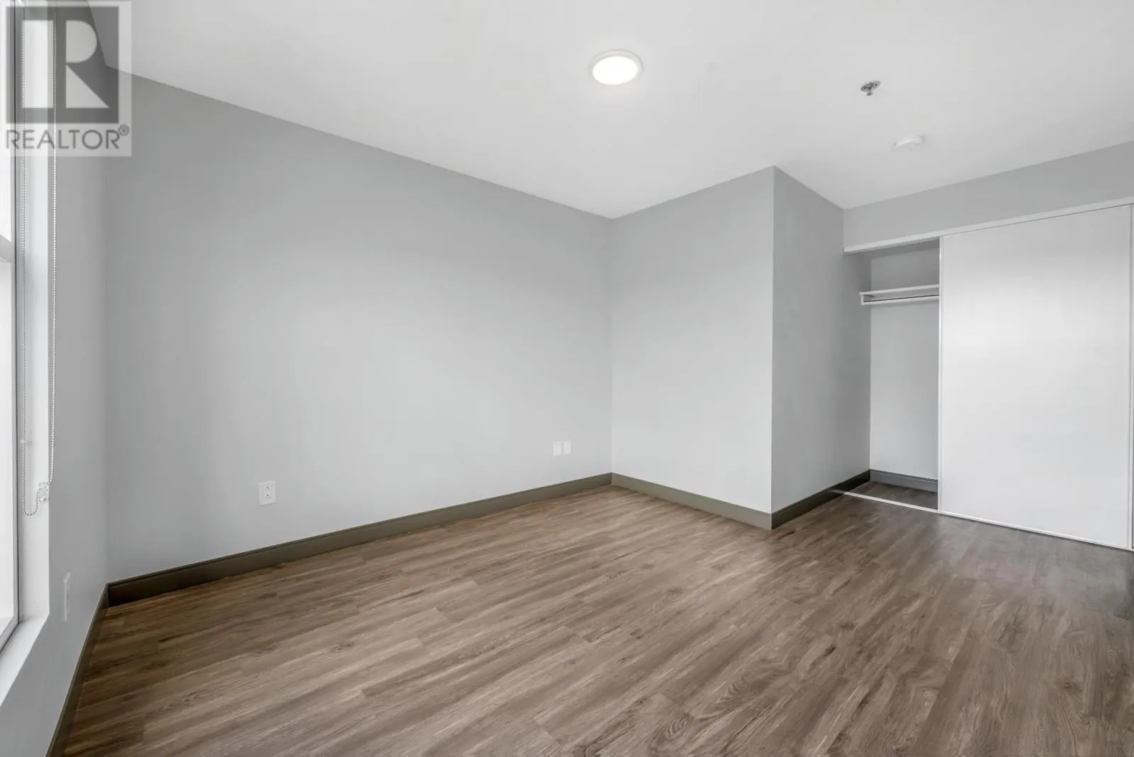 40 Henry Street Unit#606, #606