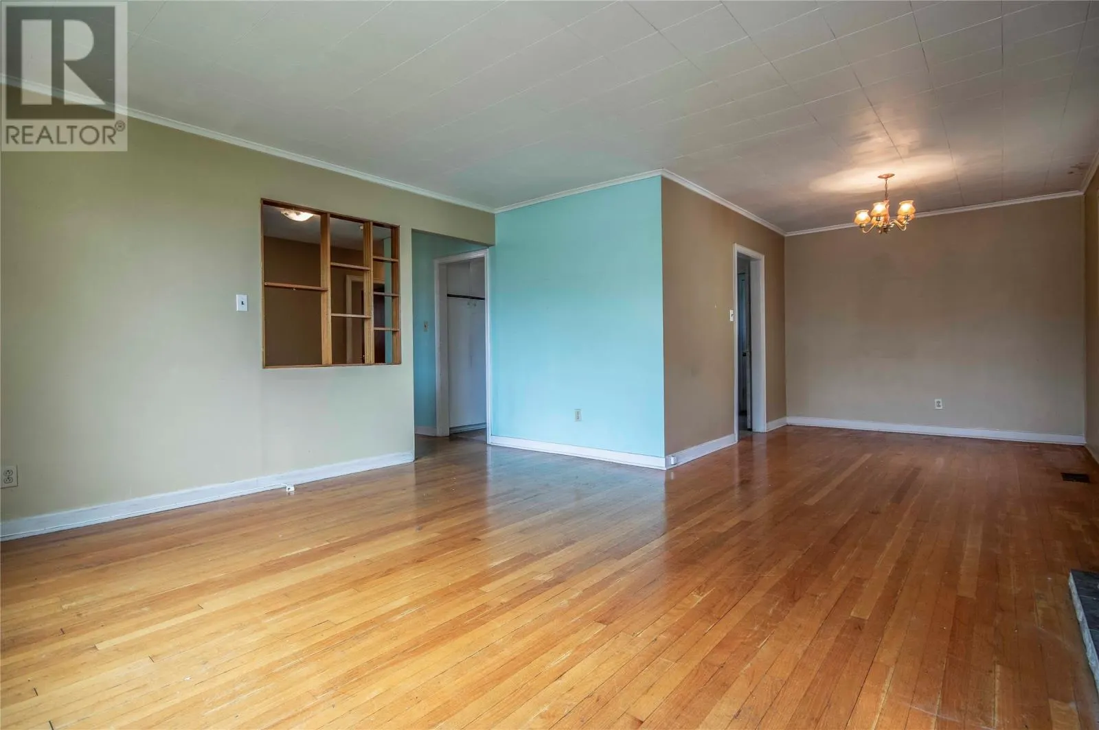 9 Symonds Avenue