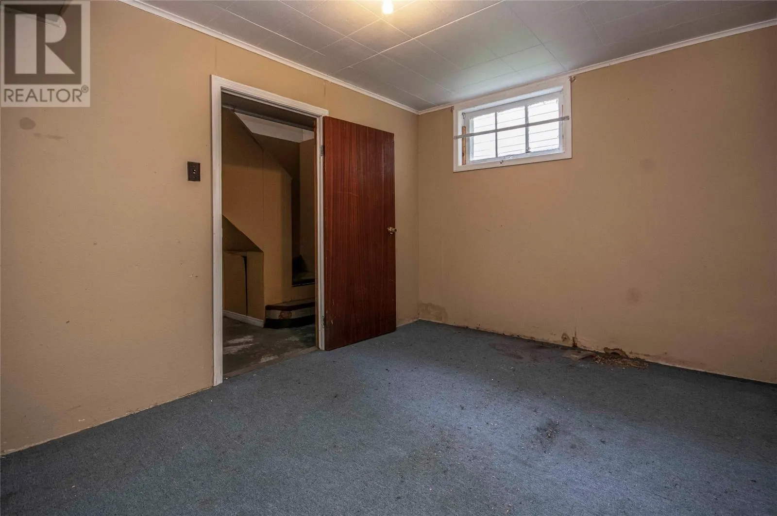 9 Symonds Avenue