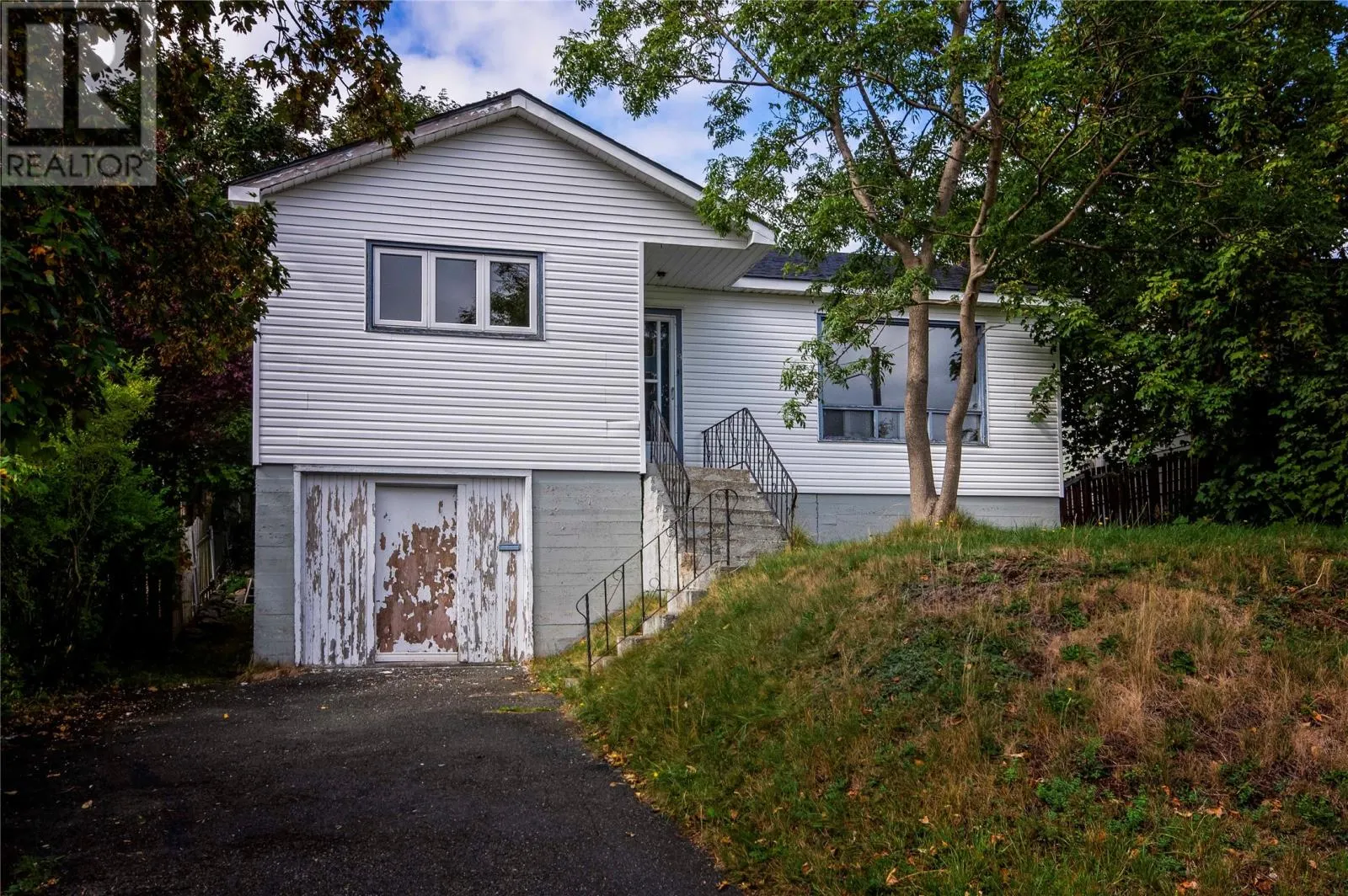 9 Symonds Avenue