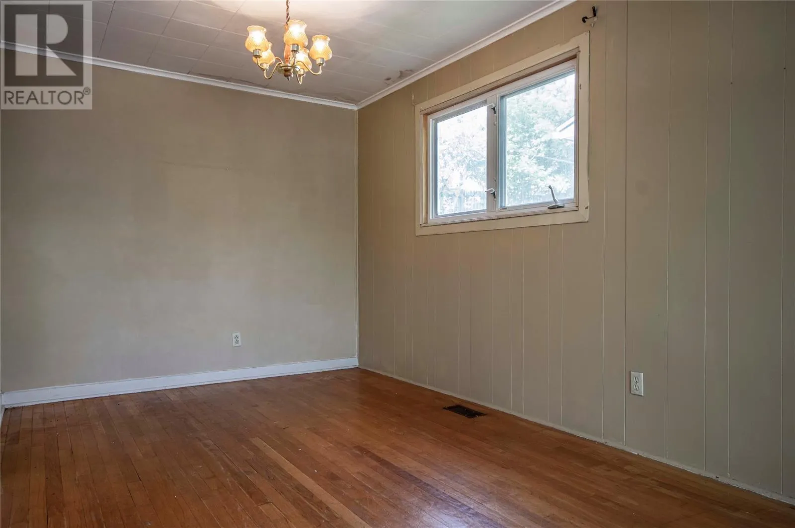 9 Symonds Avenue