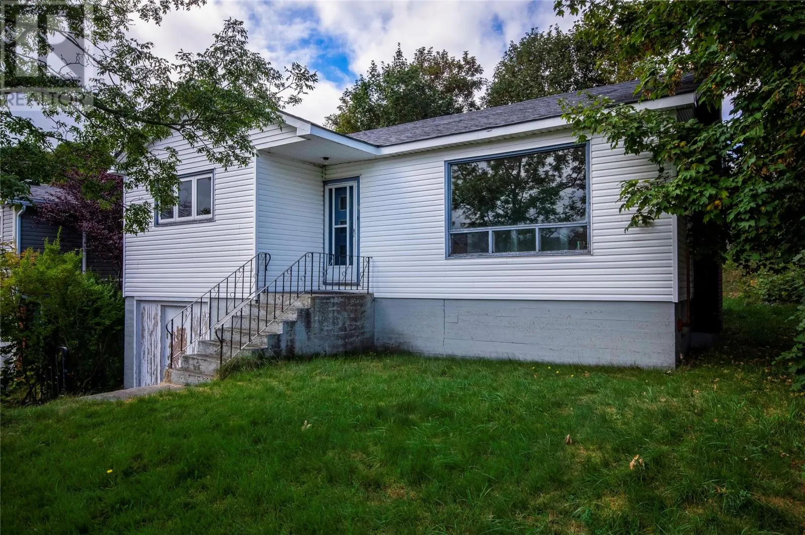 9 Symonds Avenue