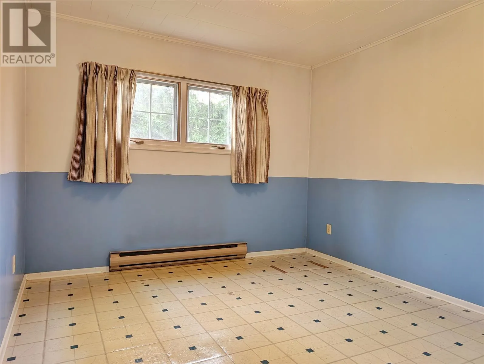13 Tuckers Hill