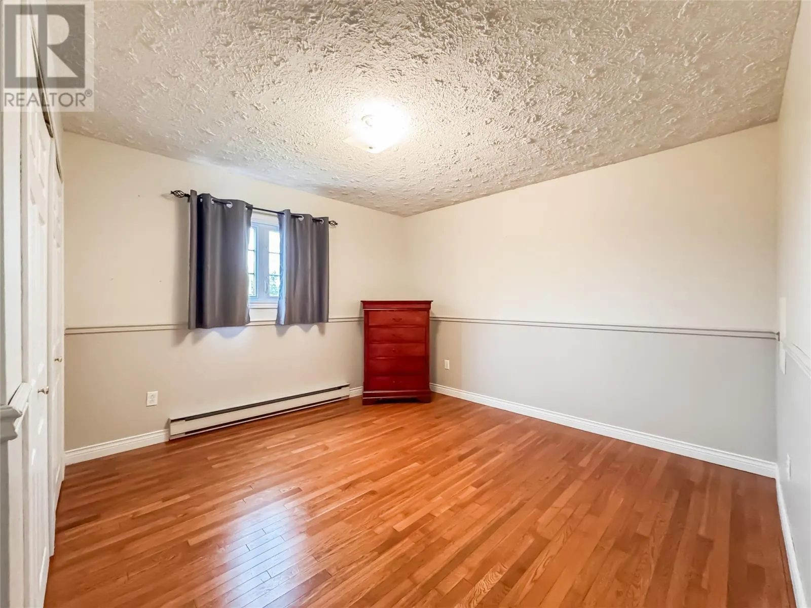12 Hillview Heights