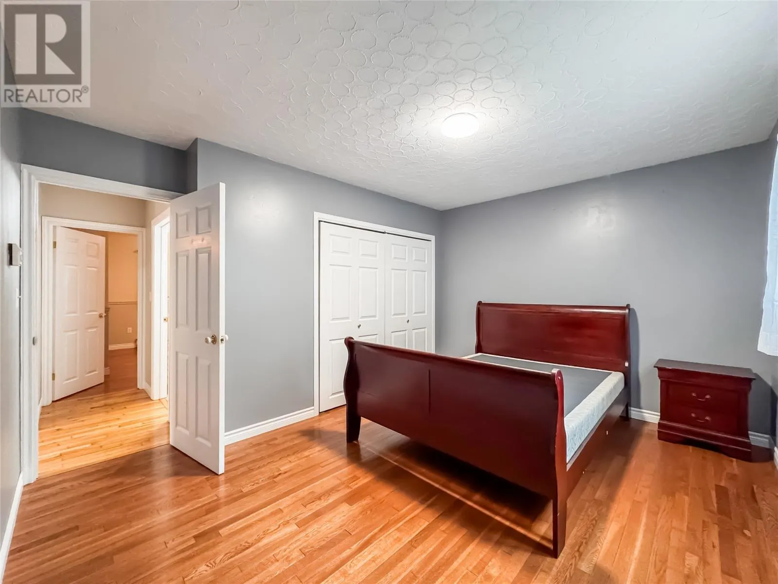 12 Hillview Heights