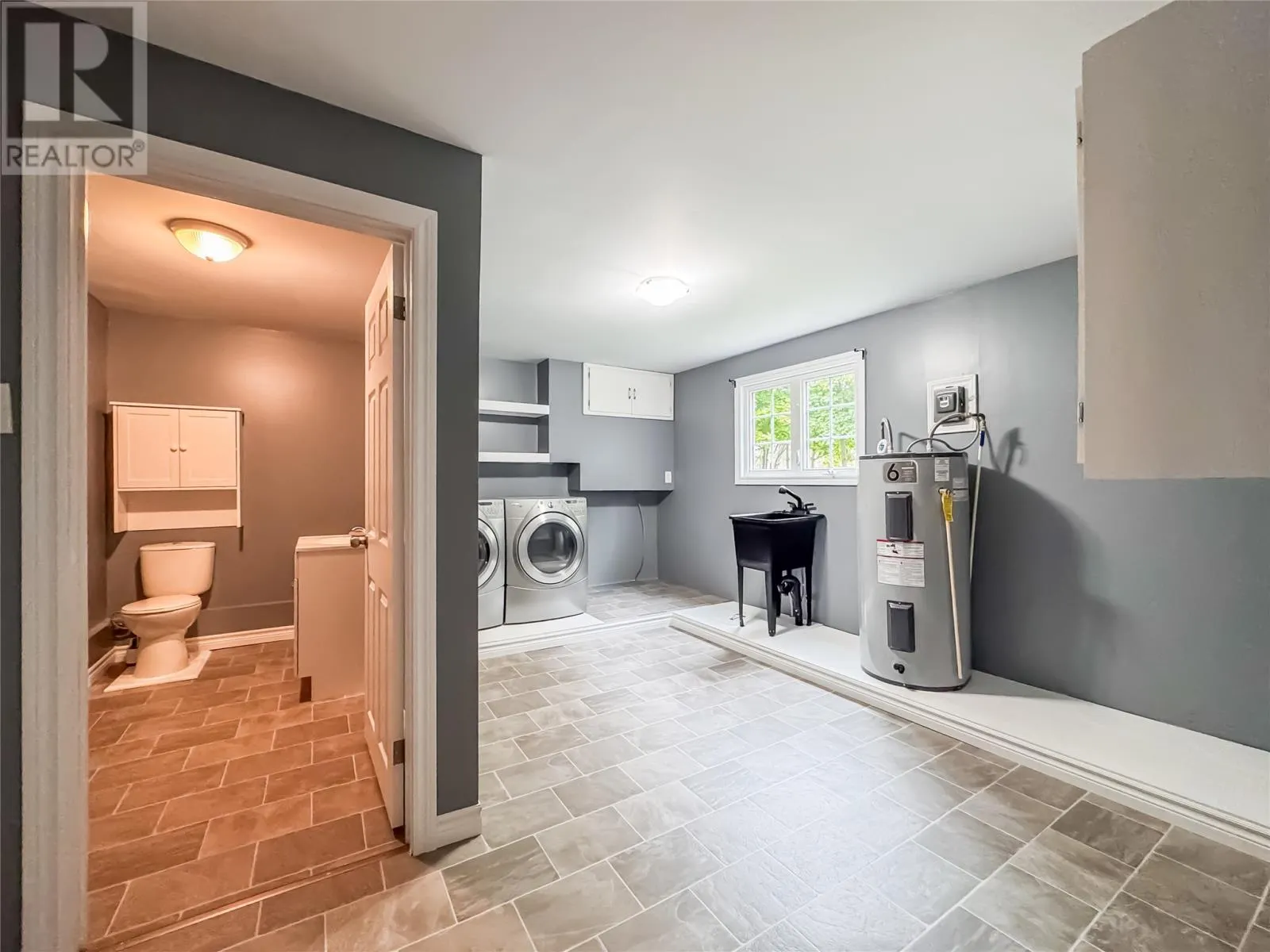 12 Hillview Heights