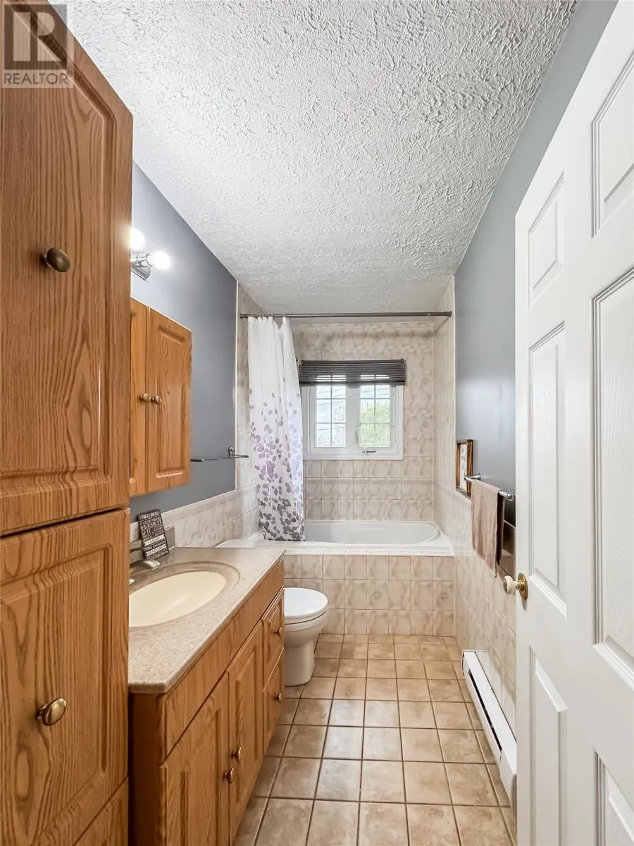 12 Hillview Heights