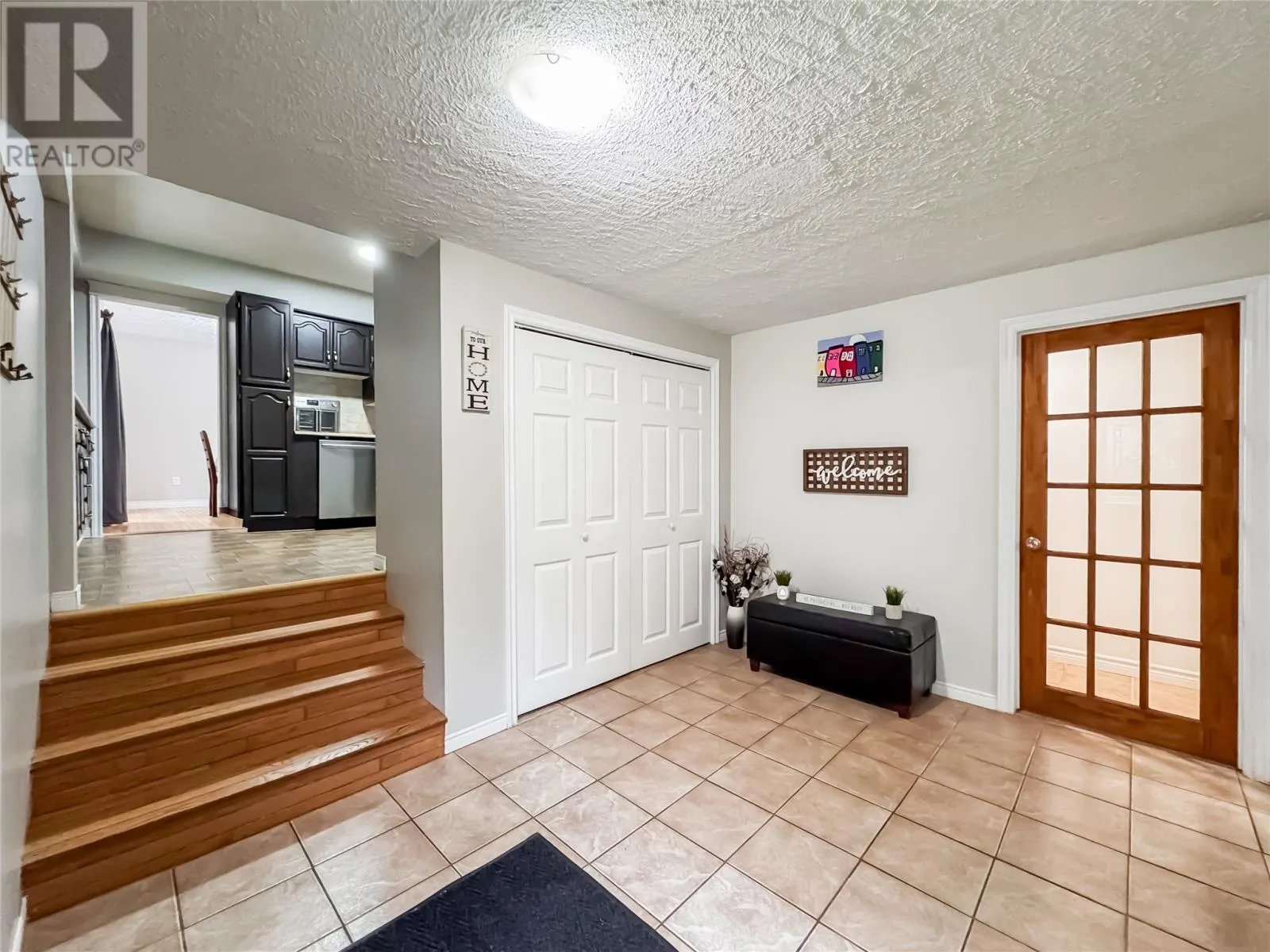 12 Hillview Heights