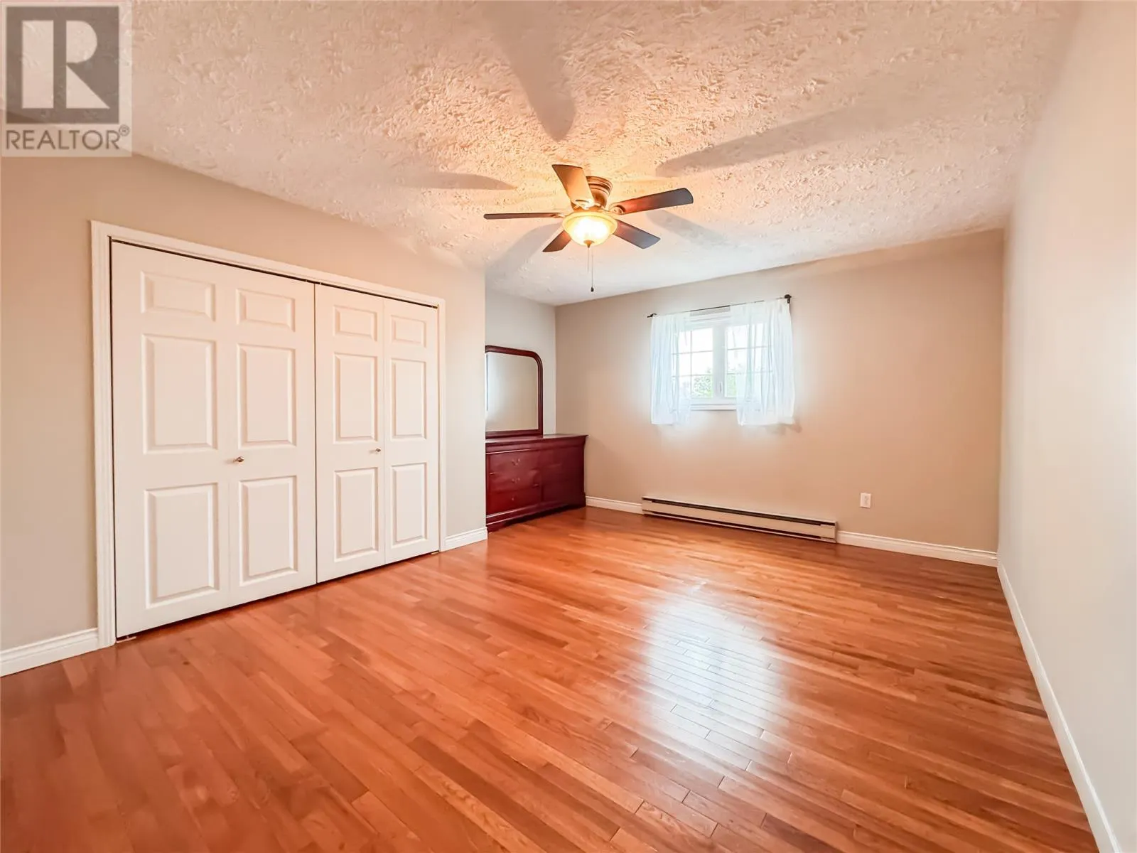 12 Hillview Heights
