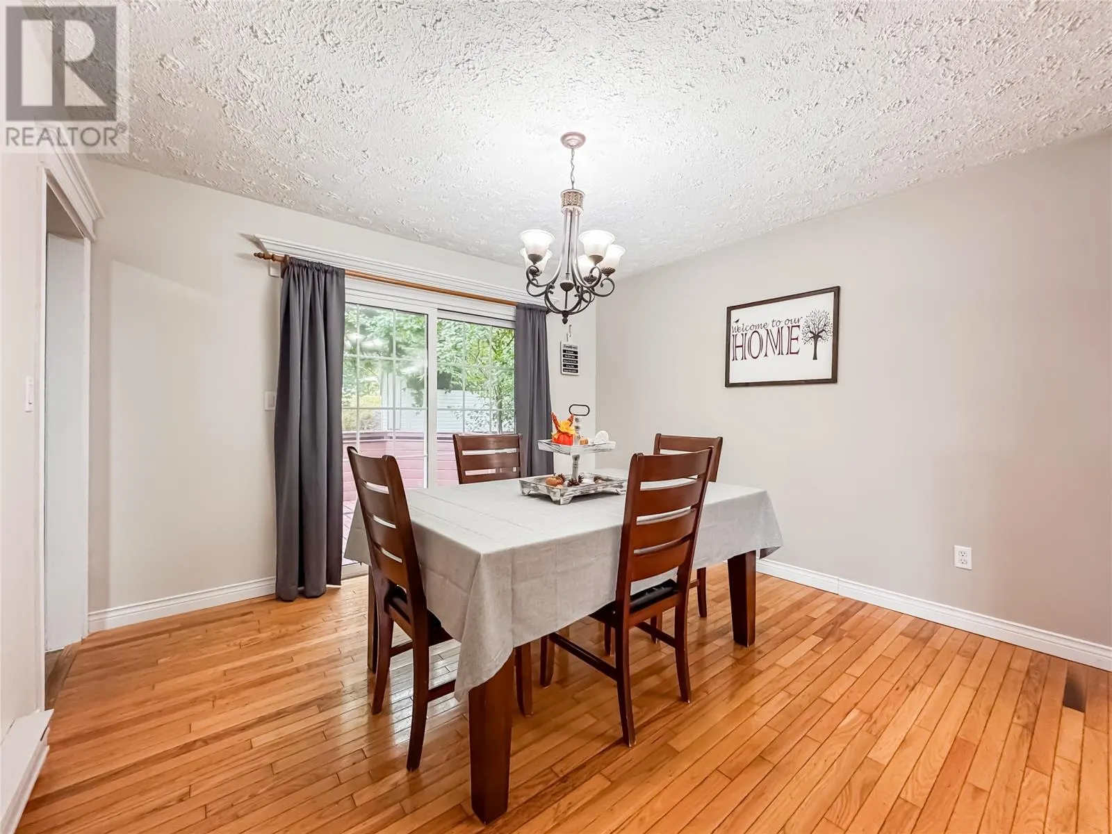 12 Hillview Heights