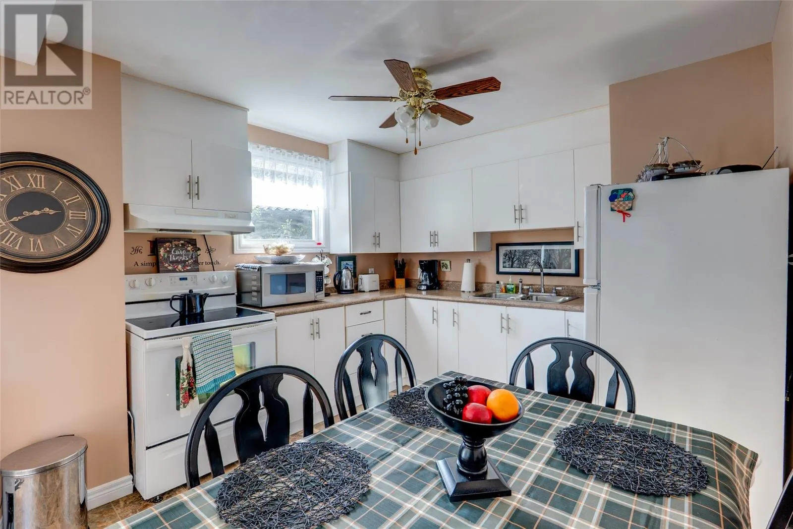 6 Balans Road