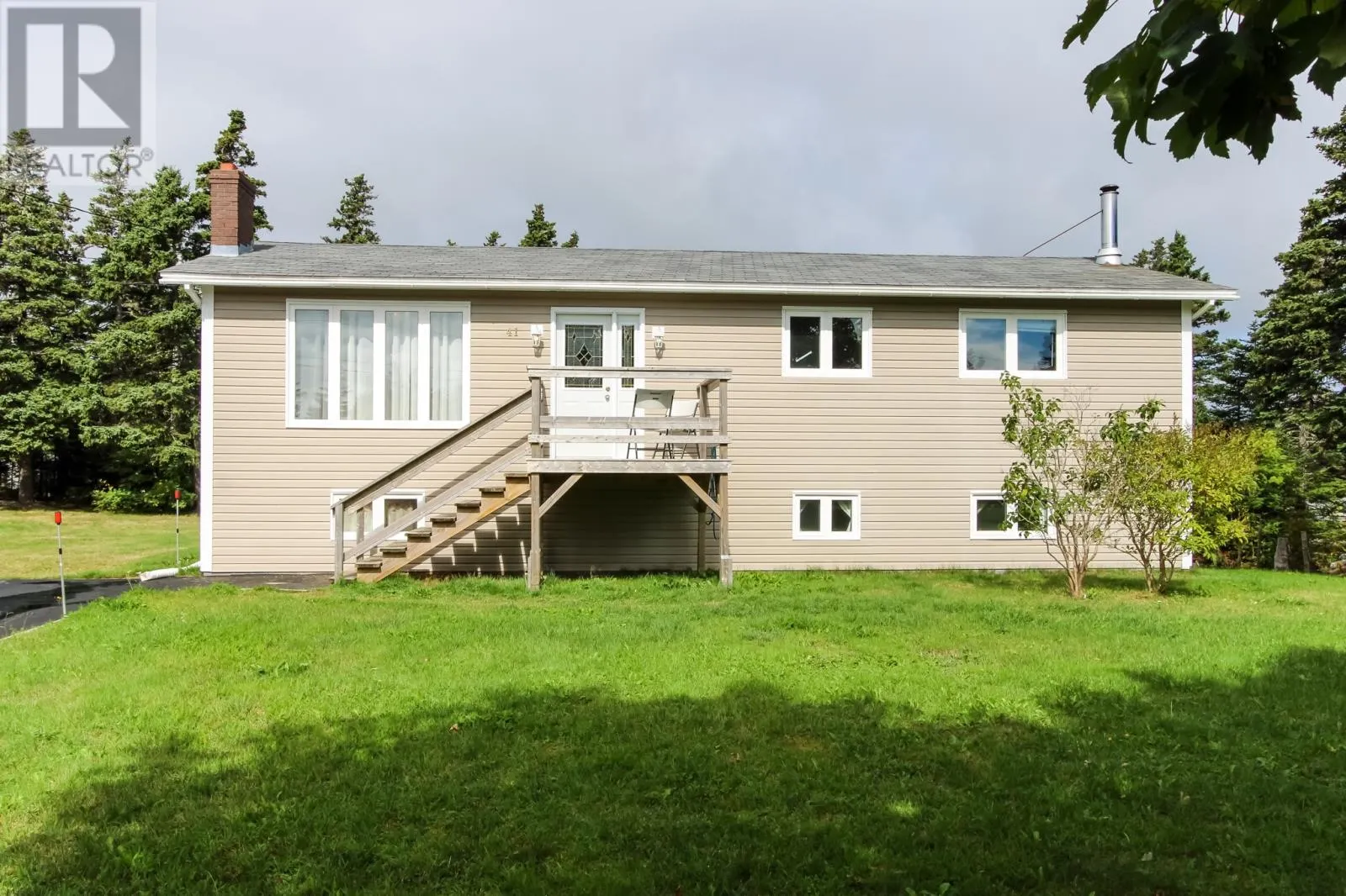 41 Howletts Avenue