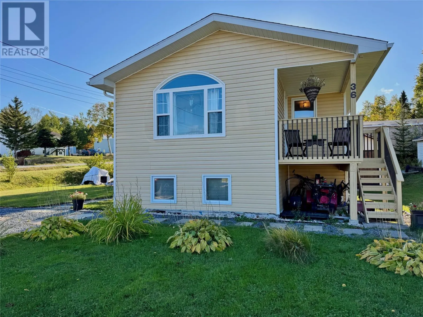 36 Hillview Avenue