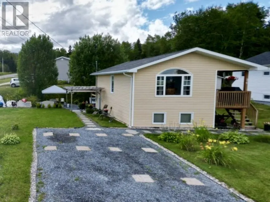 36 Hillview Avenue