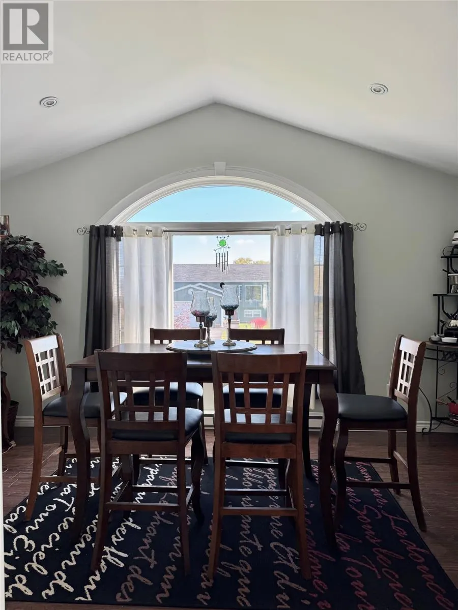 36 Hillview Avenue
