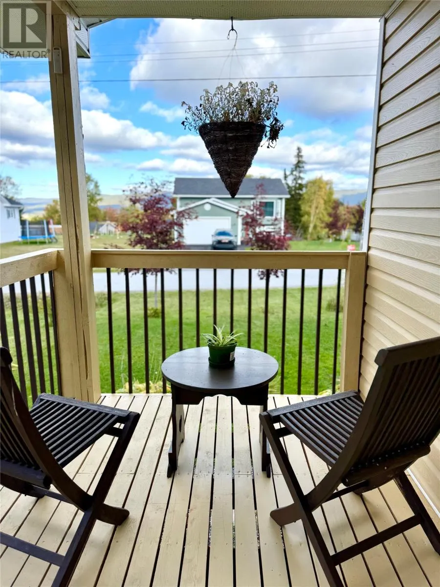 36 Hillview Avenue