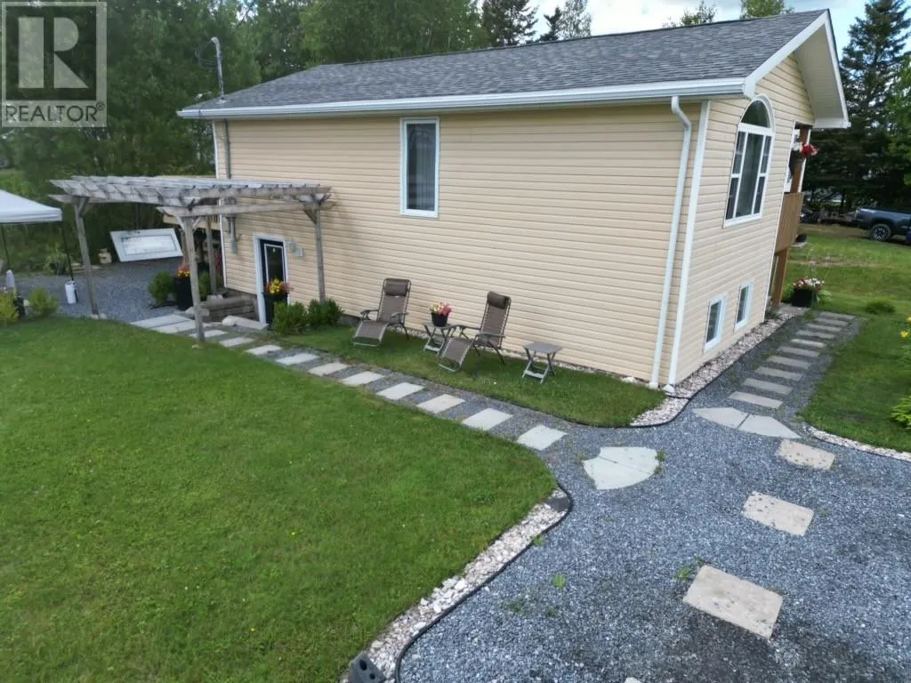36 Hillview Avenue