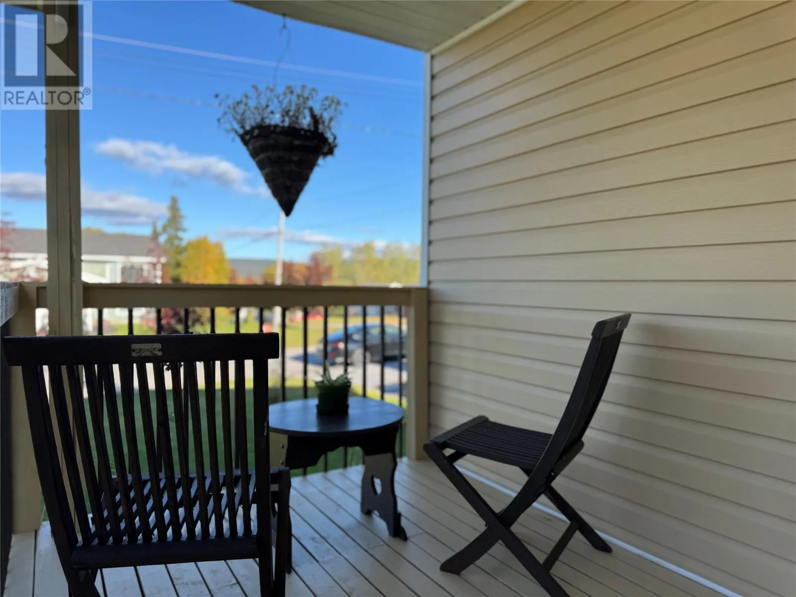 36 Hillview Avenue